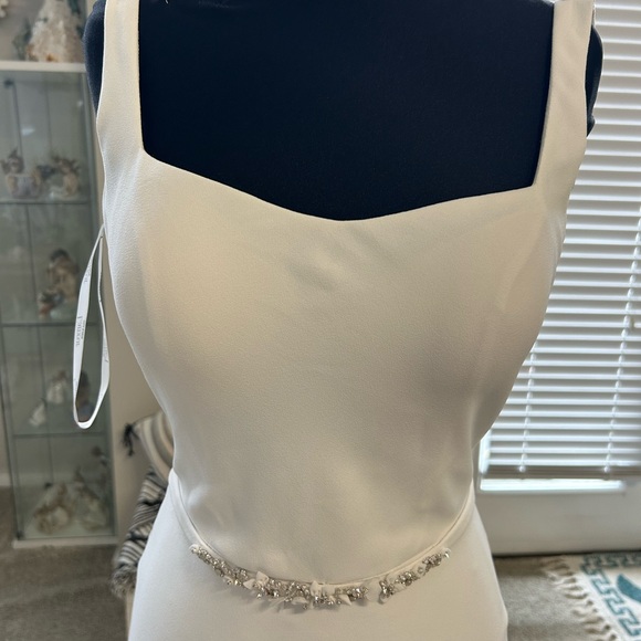 L’Amour crepe wedding gown - Picture 2 of 4